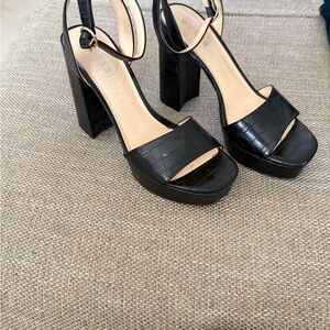 Guess Black Croc-Embossed Platform Heels